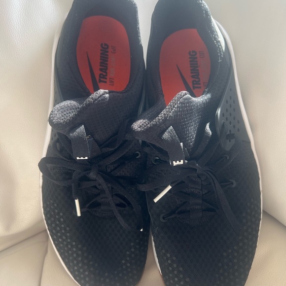 Nike Running Shoes - Picture 2 of 4